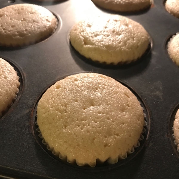 Lori's White Bread Cake