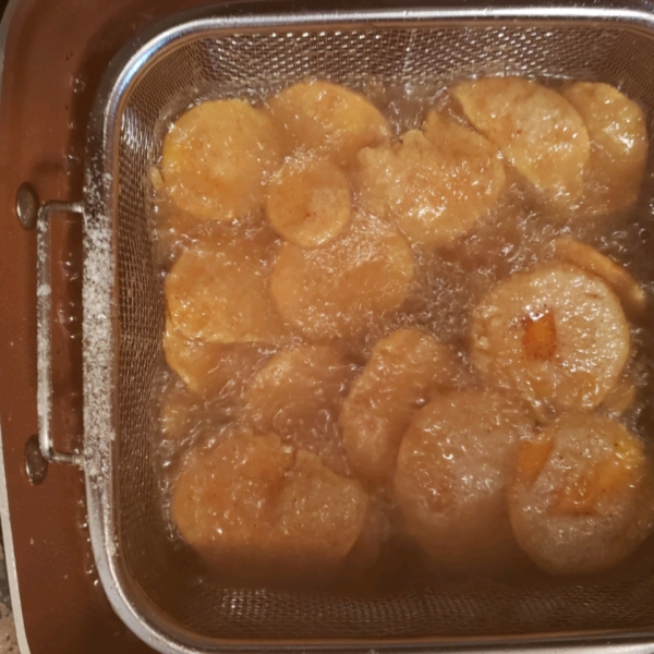 Fried Cinnamon Sweet Potato Chips