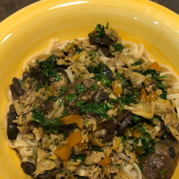 Linguine with Clam Sauce and Baby Portobello Mushrooms