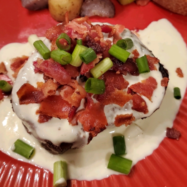 Grilled Filet Mignon with Gorgonzola Cream Sauce