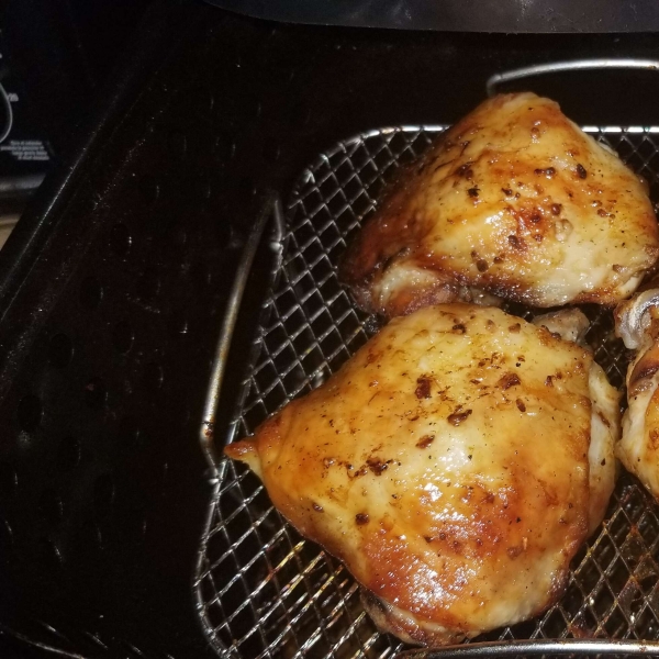 Keto Lemon-Garlic Chicken Thighs in the Air Fryer