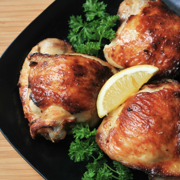 Keto Lemon-Garlic Chicken Thighs in the Air Fryer