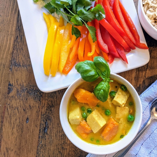 Easy Vegan Coconut Curry with Tofu