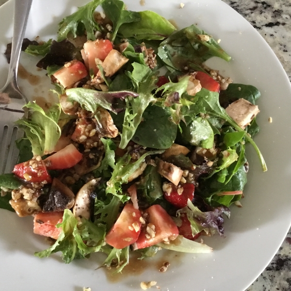 Spicy Strawberry Salad