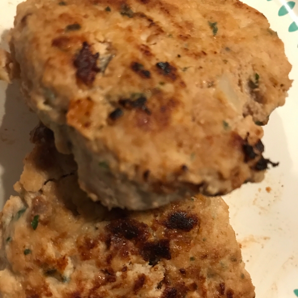 Moist Spicy Turkey Burgers