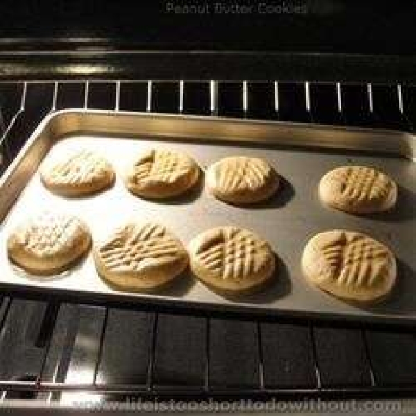 School Cafeteria Peanut Butter Cookies