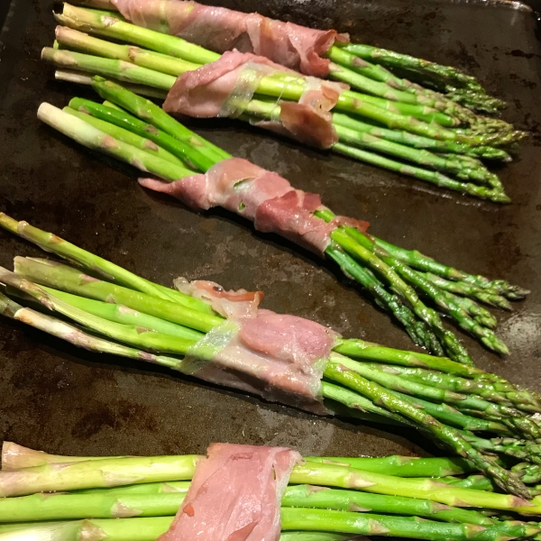 Asparagus Wrapped in Crisp Prosciutto