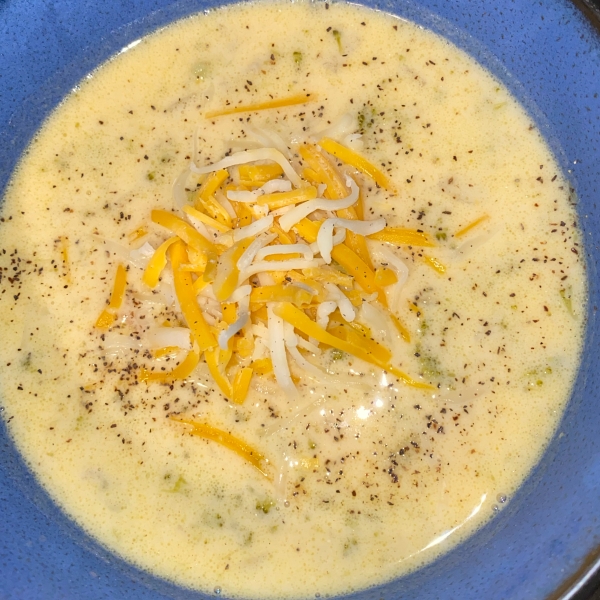 Erin's Cheesy Broccoli Soup