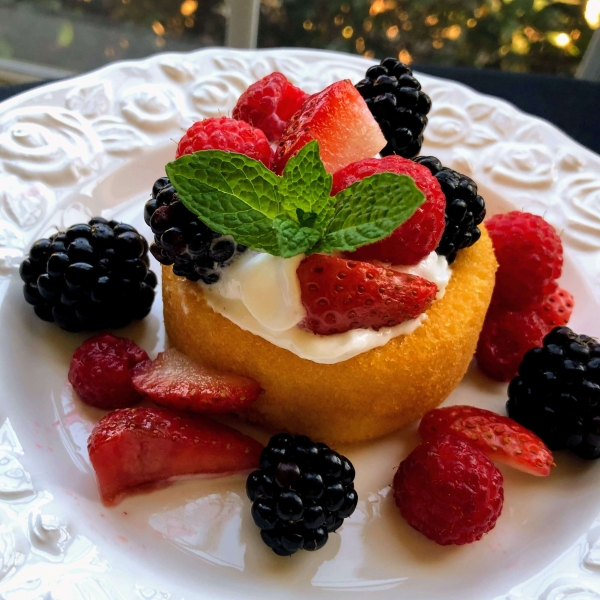 Berries and Cream Shortcake On The Go