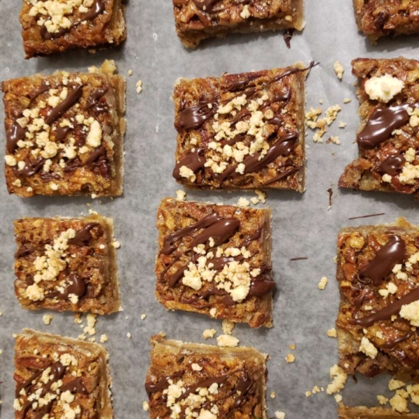 Pecan Turtles® Pie Bars