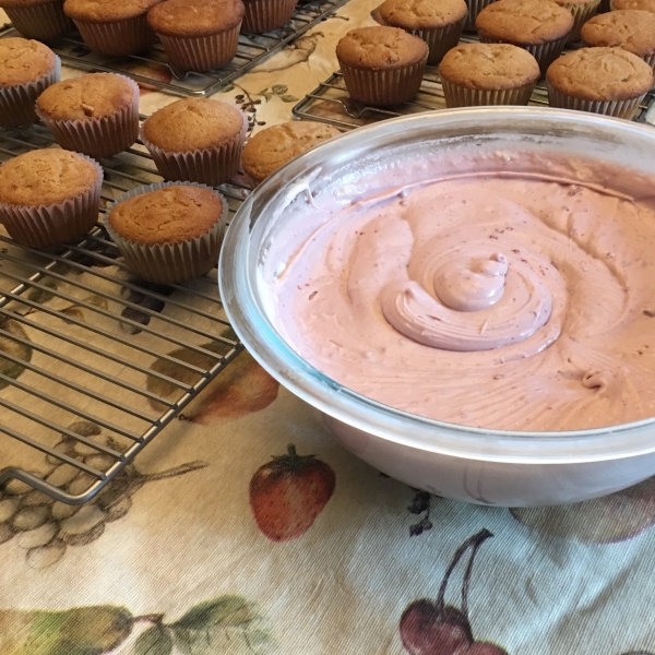 Strawberry (Jam!) Cream Cheese Frosting