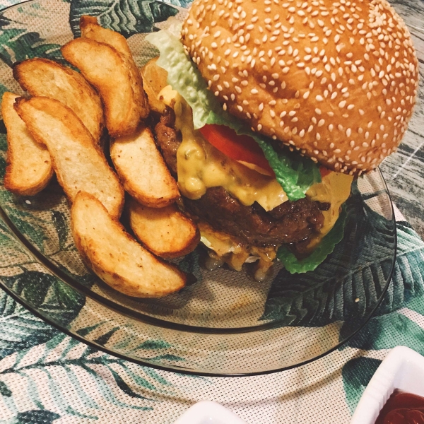 Easy Bacon, Onion and Cheese Stuffed Burgers