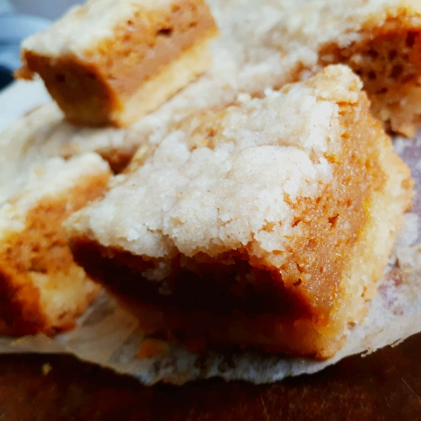 Pumpkin Shortbread Bars