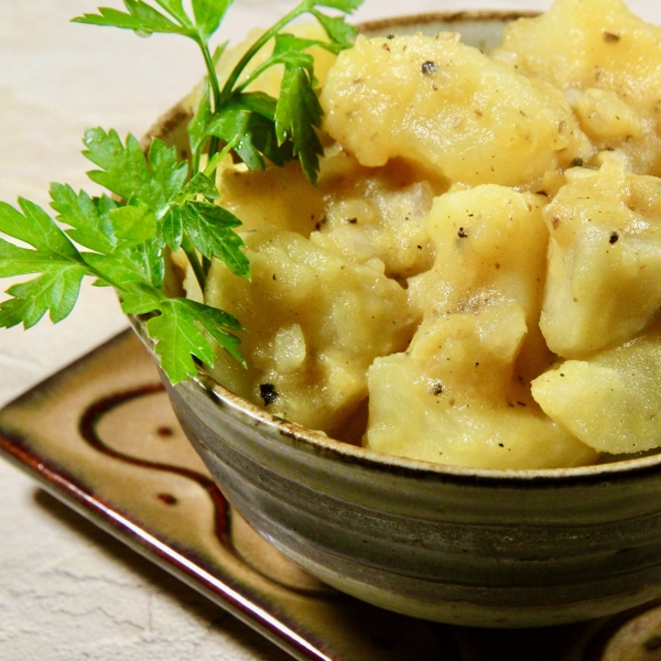 Schwabischer Kartoffelsalat (German Potato Salad - Swabian-Style)