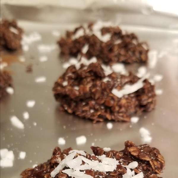 No-Bake Chocolate Coconut Cookies