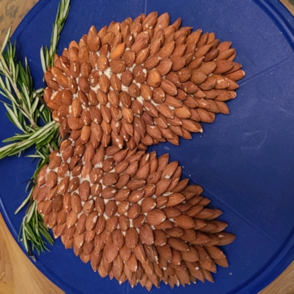 Pine Cone Cheese Ball