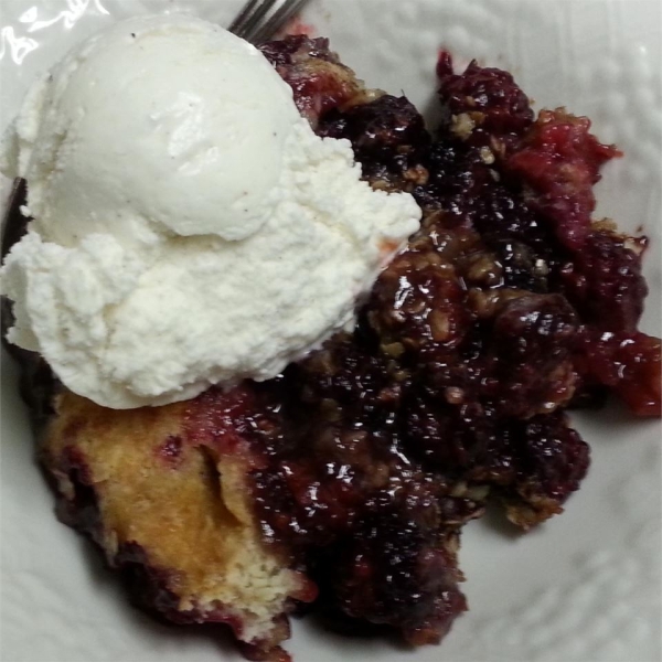 Easy Blackberry Crumble Cake