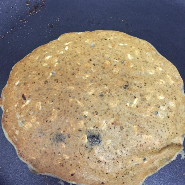 Oatmeal and Wheat Flour Blueberry Pancakes