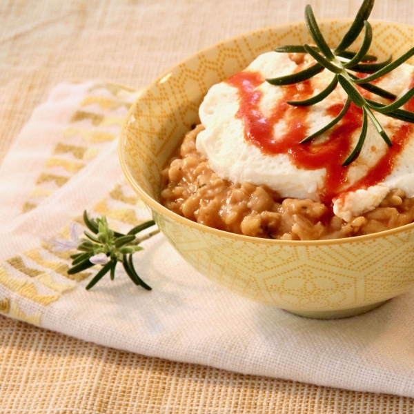 Instant Pot® Savory Sriracha Oatmeal