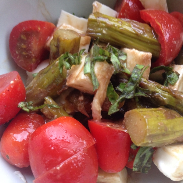 Asparagus Caprese Salad