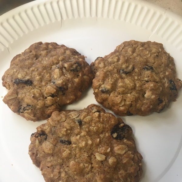 Thin and Crispy Oatmeal Raisin Cookies