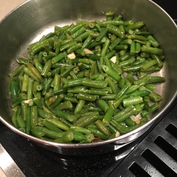 Sauteed Green Beans with Bacon and Almonds