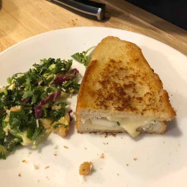Grilled Brie and Pear Sandwich