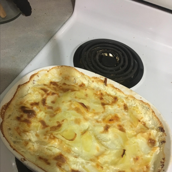 Easy Cheese and Ham Scalloped Potatoes