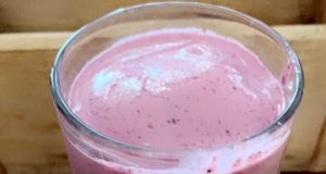 Strawberry and Blueberry Oatmeal Health Shake