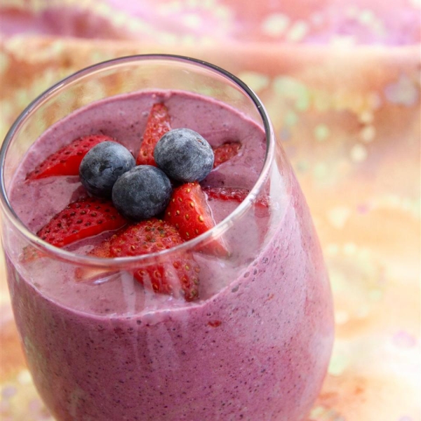 Strawberry and Blueberry Oatmeal Health Shake