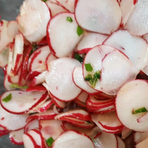 Lebanese Radish Salad