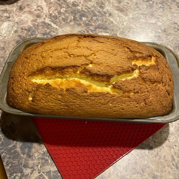 Classic Sour Cream Pound Cake