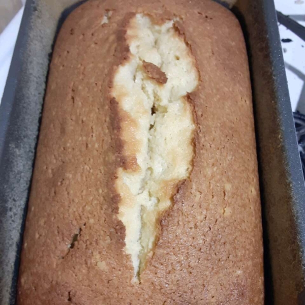 Classic Sour Cream Pound Cake