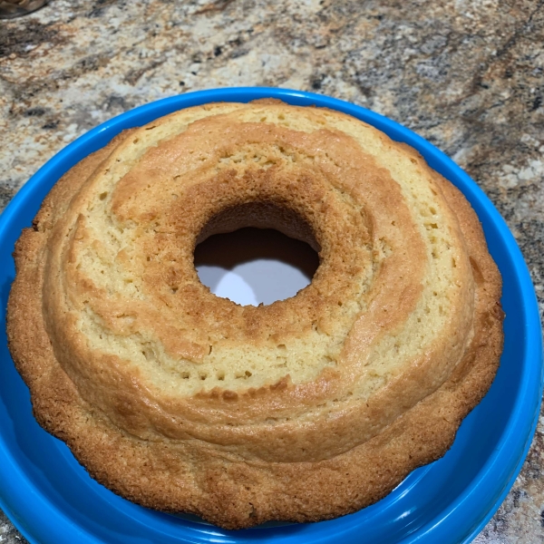 Classic Sour Cream Pound Cake