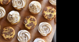 Snickerdoodle Cupcakes with Cinnamon Buttercream Frosting