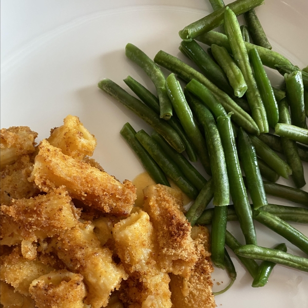 Mena's Baked Macaroni and Cheese with Caramelized Onion