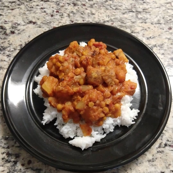 One-Pot Vegan Potato-Lentil Curry