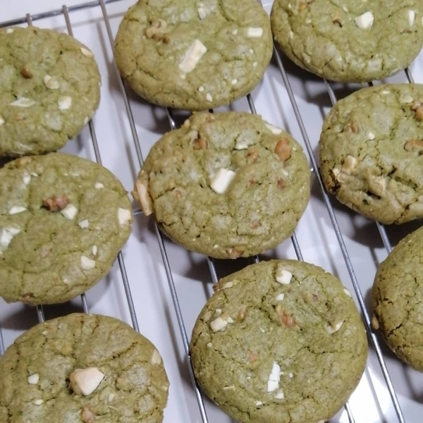 Matcha Green Tea Chocolate Chip Cookies