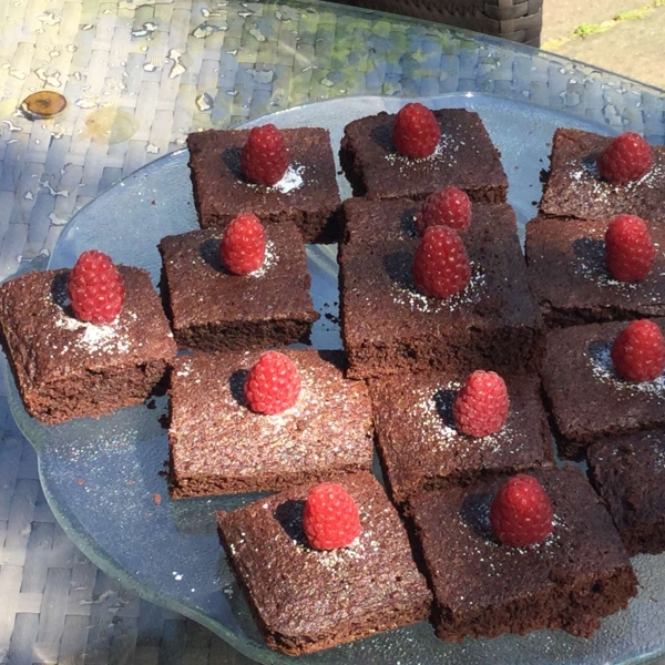 Mini Dessert Brownies with Raspberries