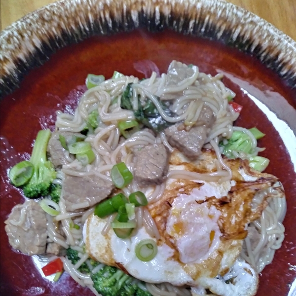 Pad See Ew (Thai Noodles with Beef and Broccoli)