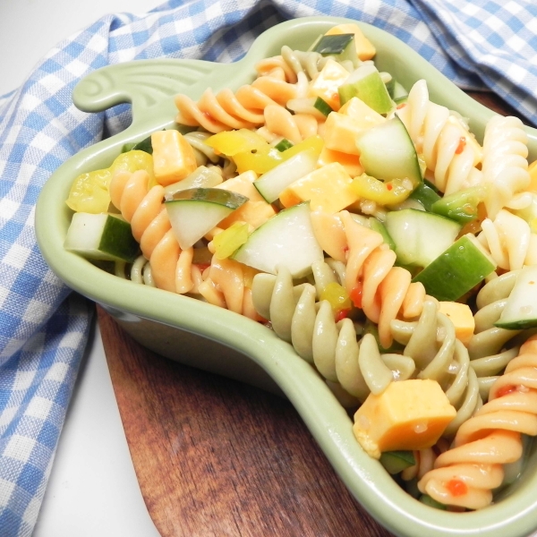 Low-Fat Cucumber Pepper Pasta Salad