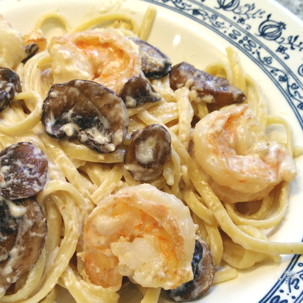 Creamy Shrimp Pasta with Mushrooms