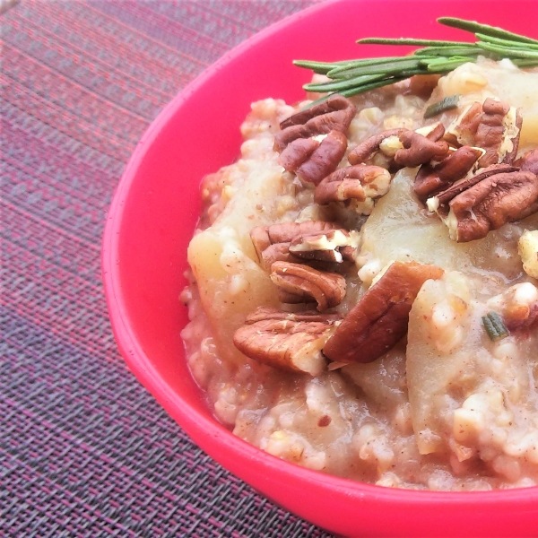 Instant Pot® Apple-Rosemary Steel-Cut Oats