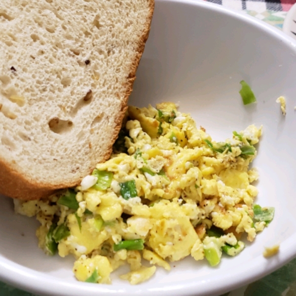 Creamy Cottage Cheese Scrambled Eggs