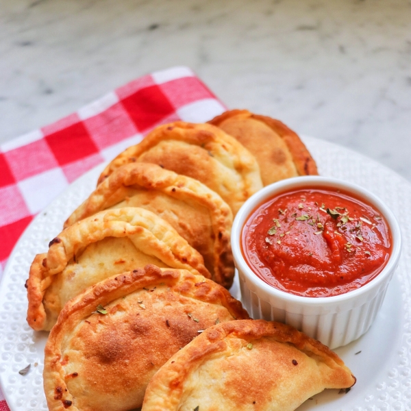 Air Fryer Mini Pizza Calzones