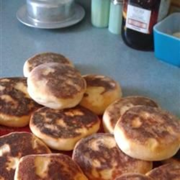 Portuguese Muffins - Bolo Levedo
