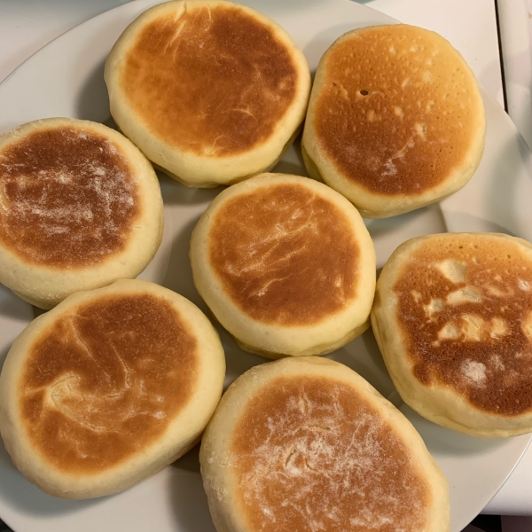 Portuguese Muffins - Bolo Levedo