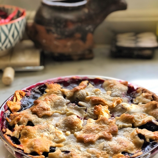 Blackberry and Blueberry Pie