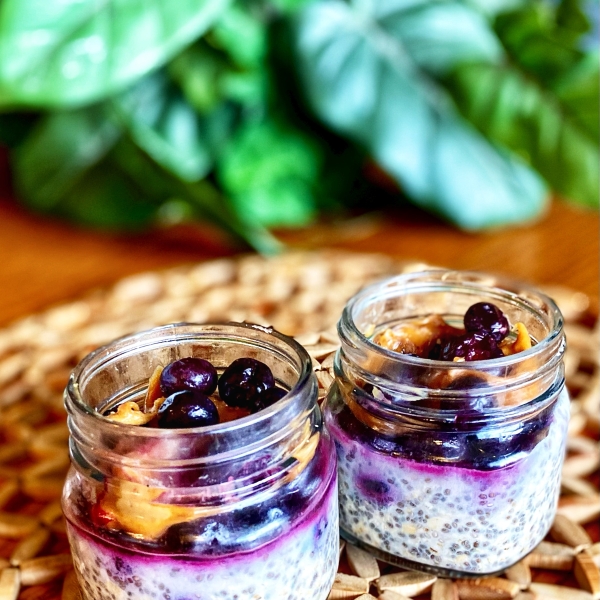 Protein Powder Overnight Oats with Blueberries and Peanut Butter