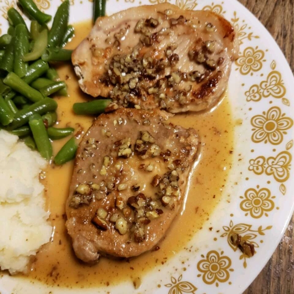 Pork Chops with Praline Sauce